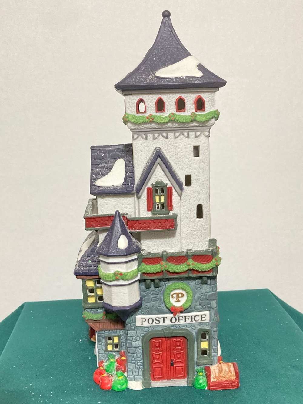 Department 56 North Pole Series “Post Office” Vintage 1992